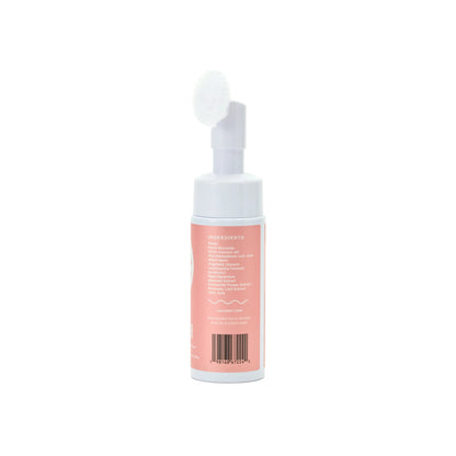SalkaPet rinse-free dog paw cleanser foaming pump with silicone scrubber (image 3)